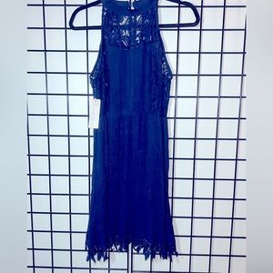 Lizard Thicket Addie lace dress. Super cute detail. Size Medium